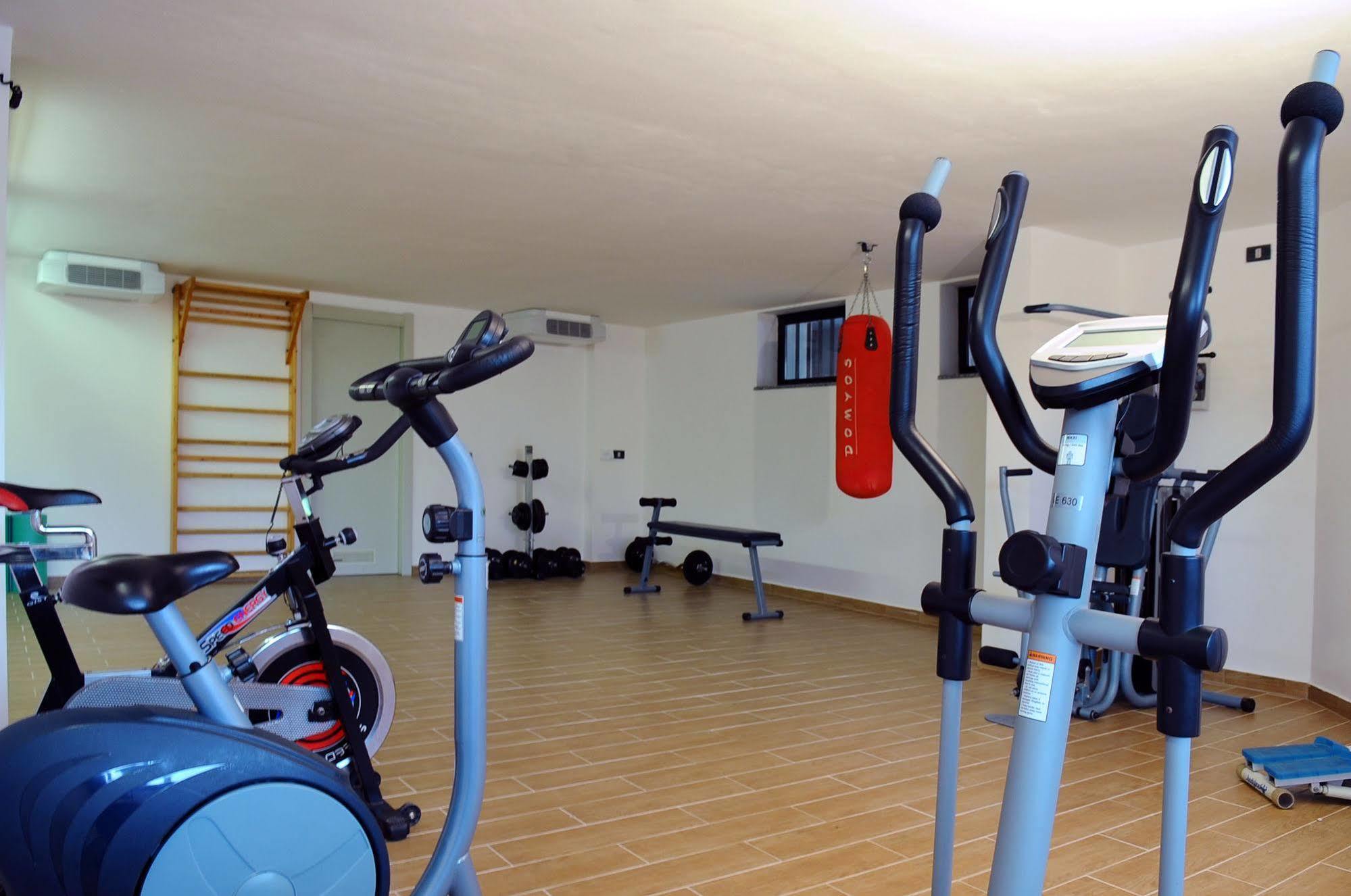 Bernate Ticino Hotel Malpensafiera المظهر الخارجي الصورة